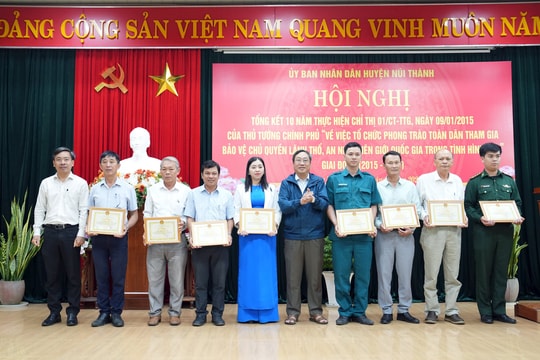 Núi Thành khen thưởng 13 tập thể, cá nhân trong phong trào bảo vệ an ninh biên giới