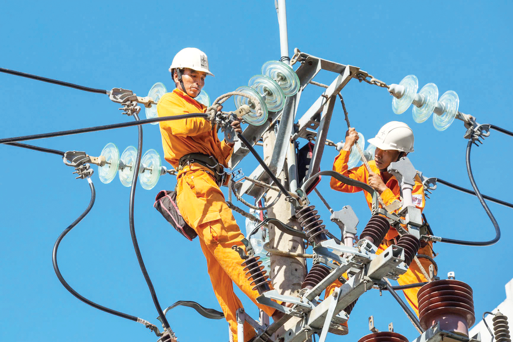 Bảo đảm cung cấp điện ổn định, an toàn