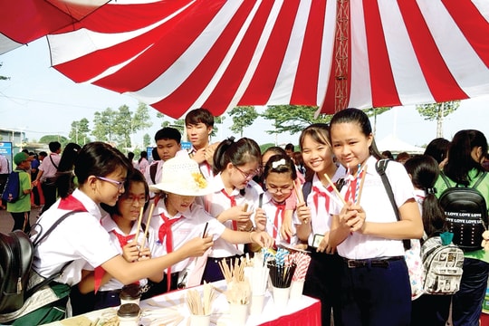 Cần cốt cách khí khái người Quảng qua năng lực cãi!