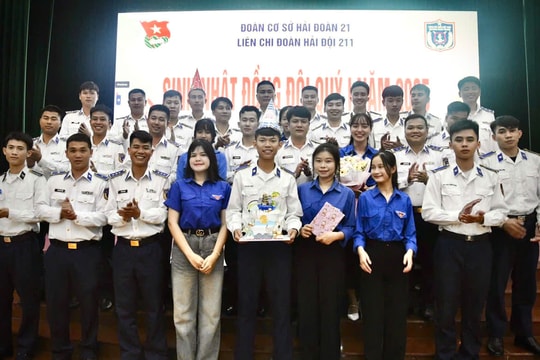 Cảnh sát biển tổ chức chương trình sinh nhật đồng đội cho các chiến sĩ