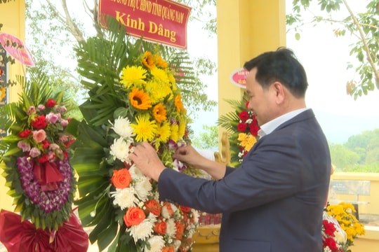Lãnh đạo tỉnh Quảng Nam viếng hương Nhà bia tưởng niệm Đoàn pháo binh 577