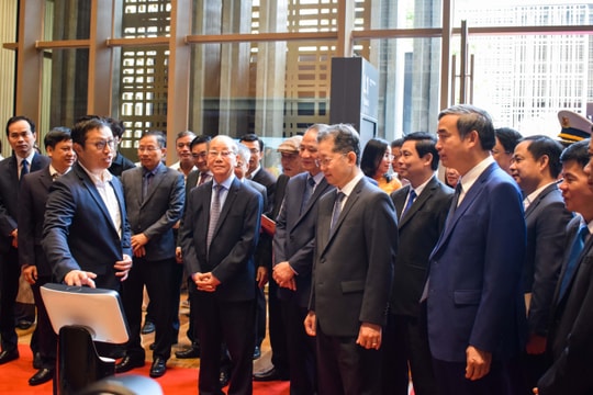 Khánh thành Bảo tàng Đà Nẵng và xây dựng tượng Bác Hồ tại Thư viện Khoa học tổng hợp Đà Nẵng