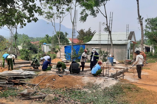 Tuổi trẻ Quảng Nam góp ngày công xây nhà mới