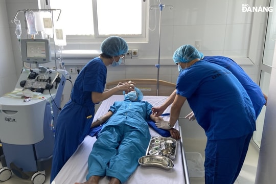 Bệnh viện Đà Nẵng thực hiện thành công ghép tế bào gốc tự thân điều trị bệnh đa u tủy xương