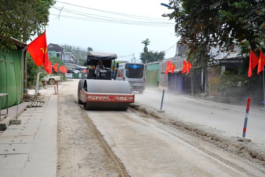 Gỡ vướng mặt bằng, đẩy nhanh thi công quốc lộ 14E