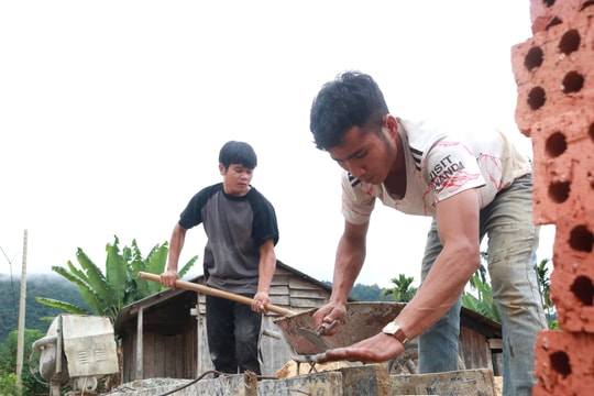 CLB Nề - Hàn - Mộc Phước Công tiên phong xóa nhà tạm