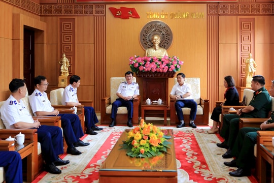 Bí thư Tỉnh ủy Lương Nguyễn Minh Triết tiếp đoàn công tác Bộ Tư lệnh Vùng Cảnh sát biển 2