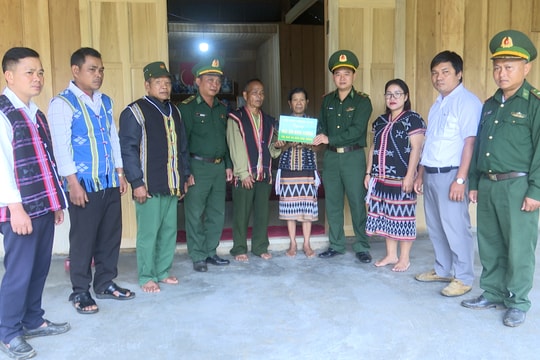 Bộ đội Biên phòng Quảng Nam chung tay xóa nhà tạm vùng biên