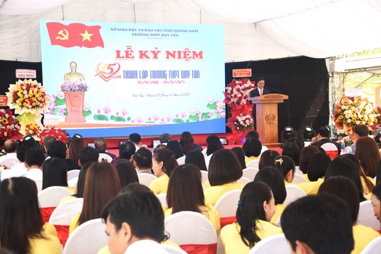 Trường THPT Duy Tân (Tam Kỳ) kỷ niệm 15 năm thành lập