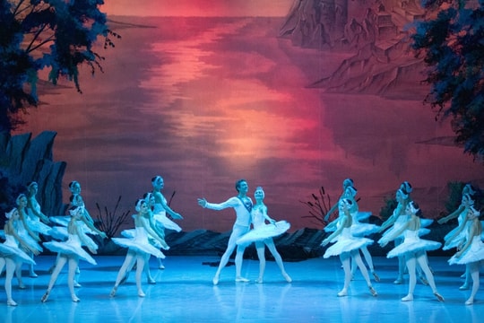 Dàn nghệ sỹ của Nhà hát danh tiếng hàng đầu nước Nga đến Việt Nam biểu diễn kiệt tác ballet Hồ Thiên Nga