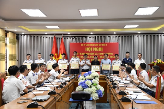 Bộ Tư lệnh Vùng Cảnh sát biển 2 biểu dương đội thi “Dân vận khéo”