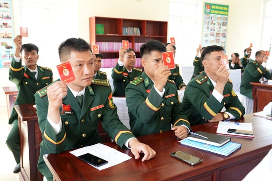 Đảng ủy Đồn Biên phòng Tam Thanh phân công đảng viên giúp đỡ 70 hộ dân phát triển kinh tế