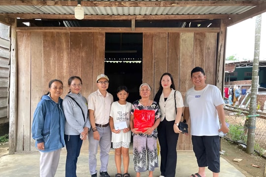 “Người mẹ” của trẻ em khó khăn vùng cao Phước Sơn