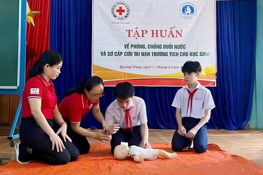 Trang bị kỹ năng phòng chống đuối nước cho học sinh Núi Thành