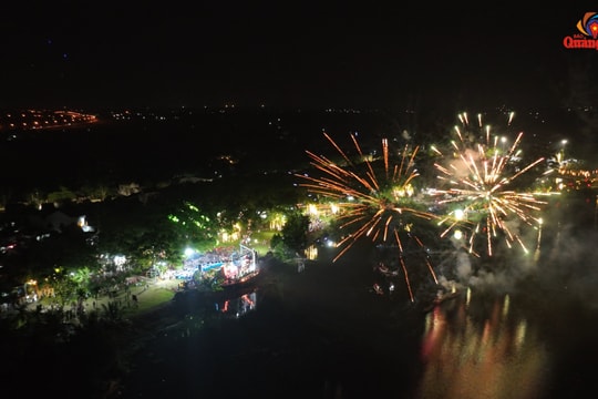 [VIDEO] - Ấn tượng chương trình khai mạc Lễ hội "Tam Kỳ - Mùa hoa sưa 2025"