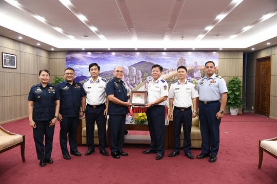 Bộ Tư lệnh Vùng Cảnh sát biển 2 và Lực lượng bảo vệ bờ biển Philippines thống nhất phương án luyện tập chung trên biển