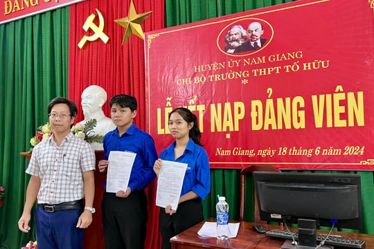 Nam Giang nâng cao chất lượng phát triển đảng viên