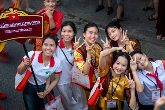 “Giai điệu quốc tế” giữa lòng phố cổ