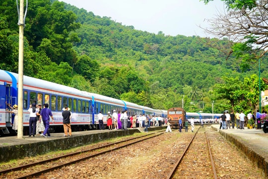 Hai "Đoàn tàu Thống Nhất" sẽ hội ngộ ở Đà Nẵng vào trưa 30/4