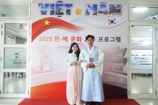 Sôi nổi hoạt động giao lưu văn hóa Việt - Hàn tại Trường Đại học Đông Á