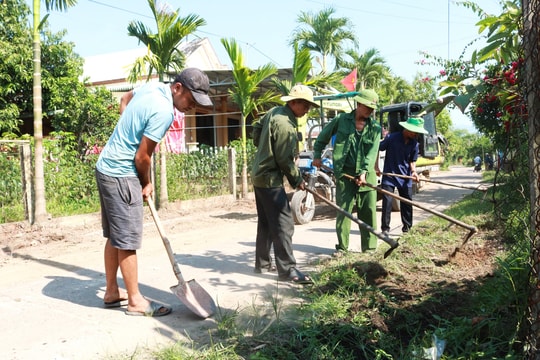 Người dân Duy Hòa góp công góp của mở rộng đường dân sinh