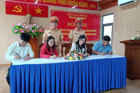 Doanh nghiệp vận tải tại Núi Thành ký cam kết đảm bảo an toàn giao thông