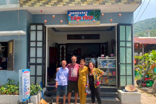 Khách Tây lưu trú dài ngày ở Cù Lao Chàm