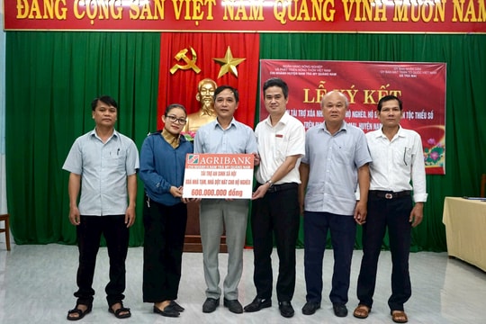 Agribank Nam Trà My hỗ trợ xã Trà Mai 600 triệu đồng xóa nhà tạm