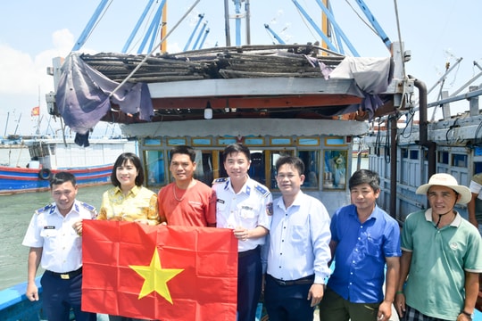 Hải đoàn 21 tuyên truyền phòng chống IUU tại tỉnh Bình Định