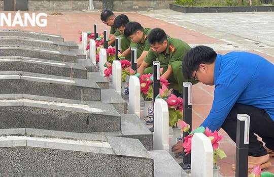 Tuổi trẻ tri ân các anh hùng liệt sĩ nhân dịp giải phóng miền Nam, thống nhất đất nước