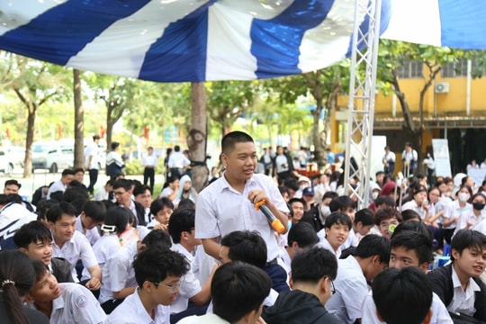 ‏Tư vấn hướng nghiệp cho học sinh Trường THPT Trần Quý Cáp (Hội An)‏