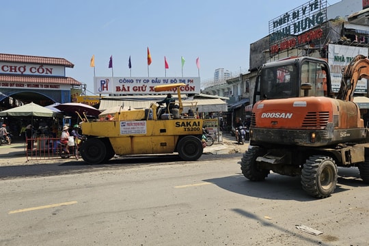 Đẩy nhanh tiến độ thi công dự án các tuyến đường, vỉa hè đô thị