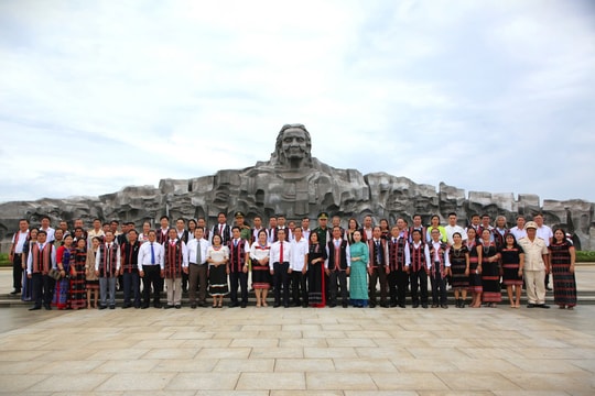 Tượng đài Mẹ Việt Nam anh hùng được vinh danh là công trình kiến trúc tiêu biểu của các tỉnh, thành phía nam