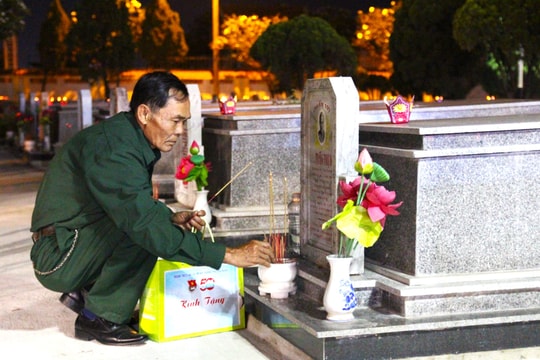 Thắp nến tri ân các anh hùng liệt sĩ