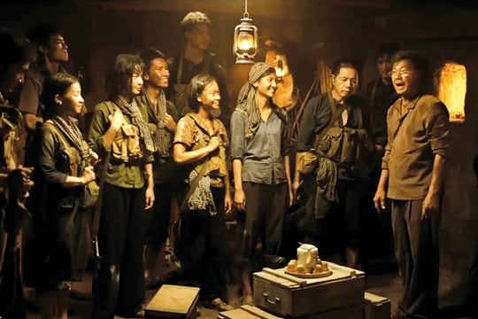 Từ “mặt trời trong bóng tối”