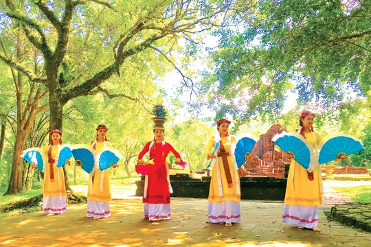 Đi tìm “chỗ đứng” cho công nghiệp văn hóa Quảng Nam