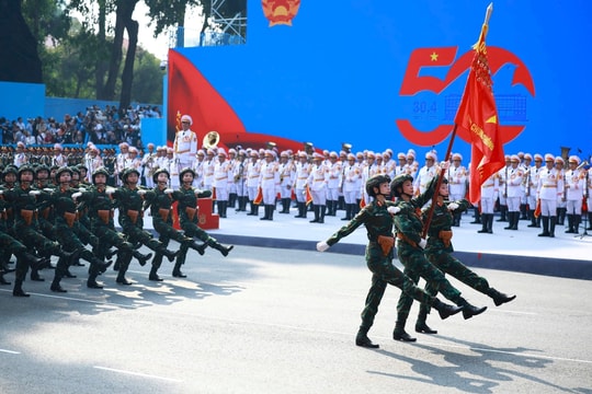 [VIDEO] - Lễ kỷ niệm, diễu binh, diễu hành 50 năm thống nhất đất nước