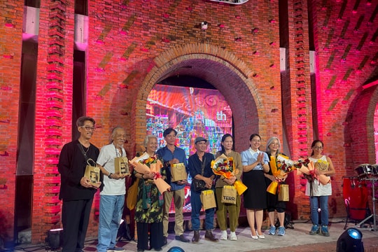 Triển lãm gốm "Hành trình của đất”