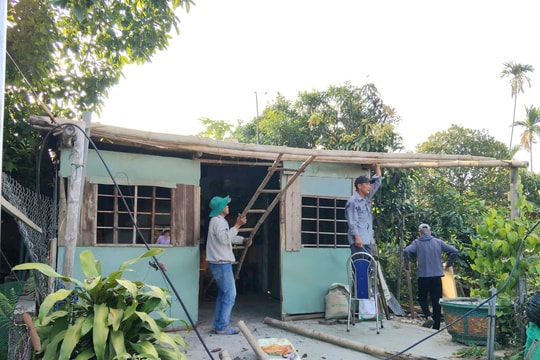 Mặt trận phường Điện Phương sửa chữa 2 nhà nhân ái cho gia đình khó khăn