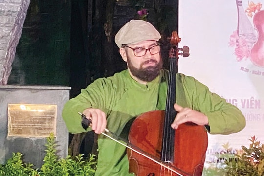 Cất lên giai điệu bản địa