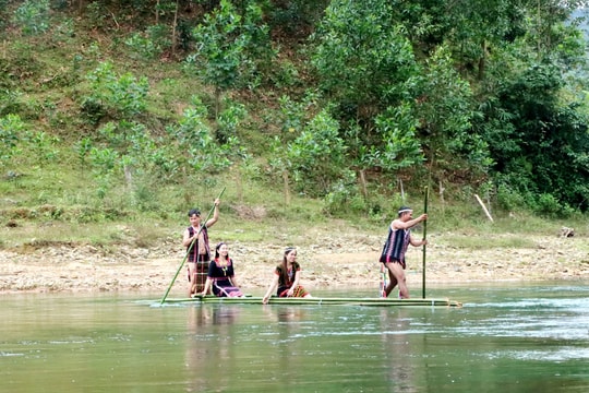 Tây Giang hướng đến phát triển du lịch xanh