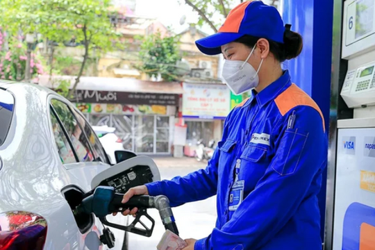 Giá xăng dầu tiếp tục giảm