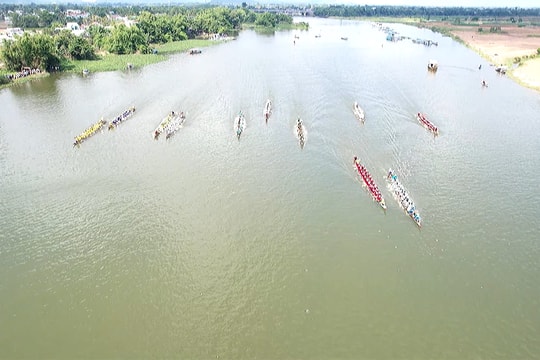 Giải đua thuyền truyền thống PT-TH Quảng Nam: Thương hiệu thể thao hấp dẫn