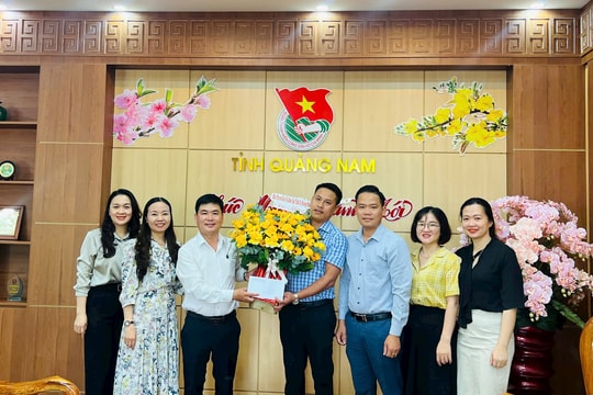 Ban Tuyên giáo và Dân vận Tỉnh ủy Quảng Nam chúc mừng 84 năm thành lập Đội