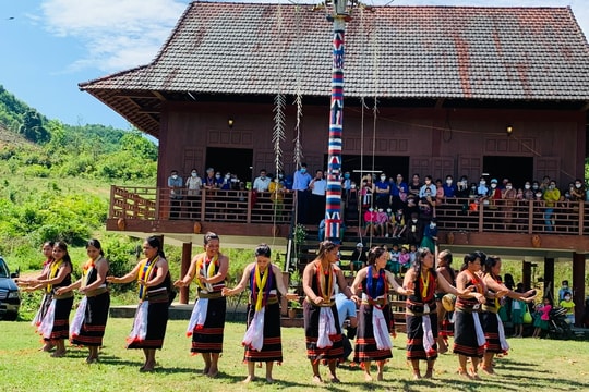 Đồng bào Bắc Trà My làm du lịch cộng đồng