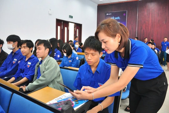 Hướng tới phổ cập kỹ năng số cho toàn dân