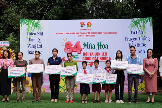 Thiếu nhi Tam Kỳ mừng kỷ niệm 84 năm Ngày thành lập Đội TNTP Hồ Chí Minh