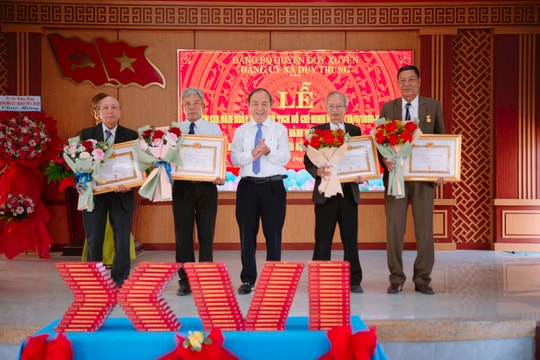 Đảng ủy xã Duy Trung tổ chức kỷ niệm 135 năm Ngày sinh Chủ tịch Hồ Chí Minh