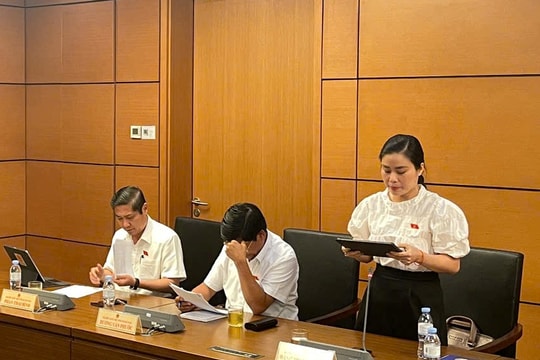 Quốc hội thảo luận về thực hành tiết kiệm, chống lãng phí và bình đẳng giới