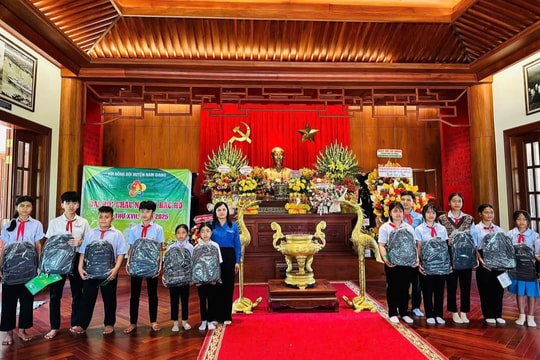 Nam Giang tuyên dương 60 Cháu ngoan Bác Hồ tiêu biểu